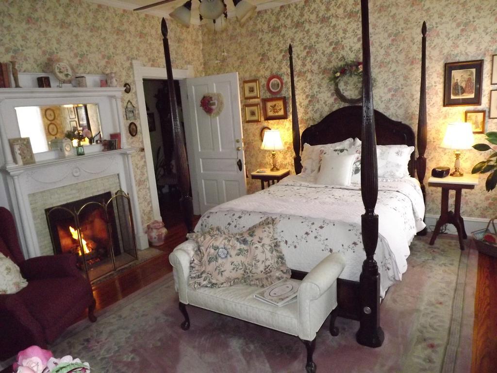 Belle Hearth Bed And Breakfast Waynesboro Room photo