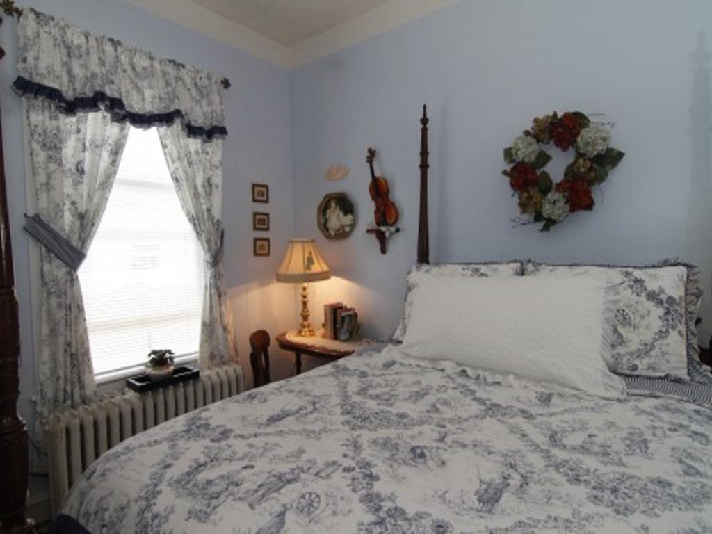 Belle Hearth Bed And Breakfast Waynesboro Room photo