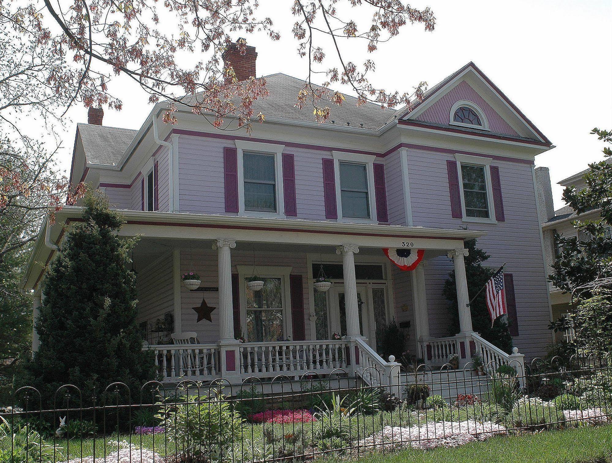 Belle Hearth Bed And Breakfast Waynesboro Exterior photo