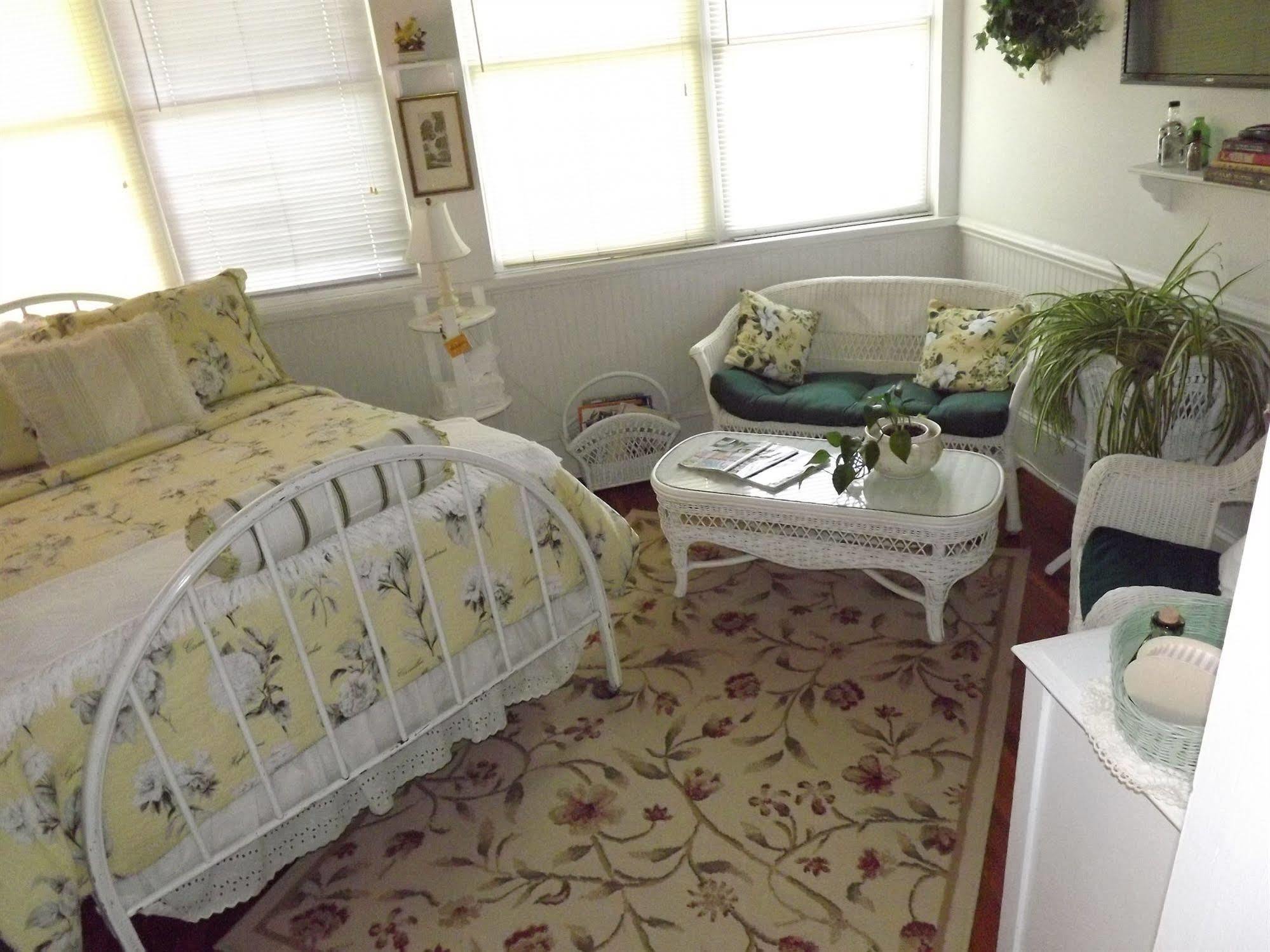 Belle Hearth Bed And Breakfast Waynesboro Exterior photo