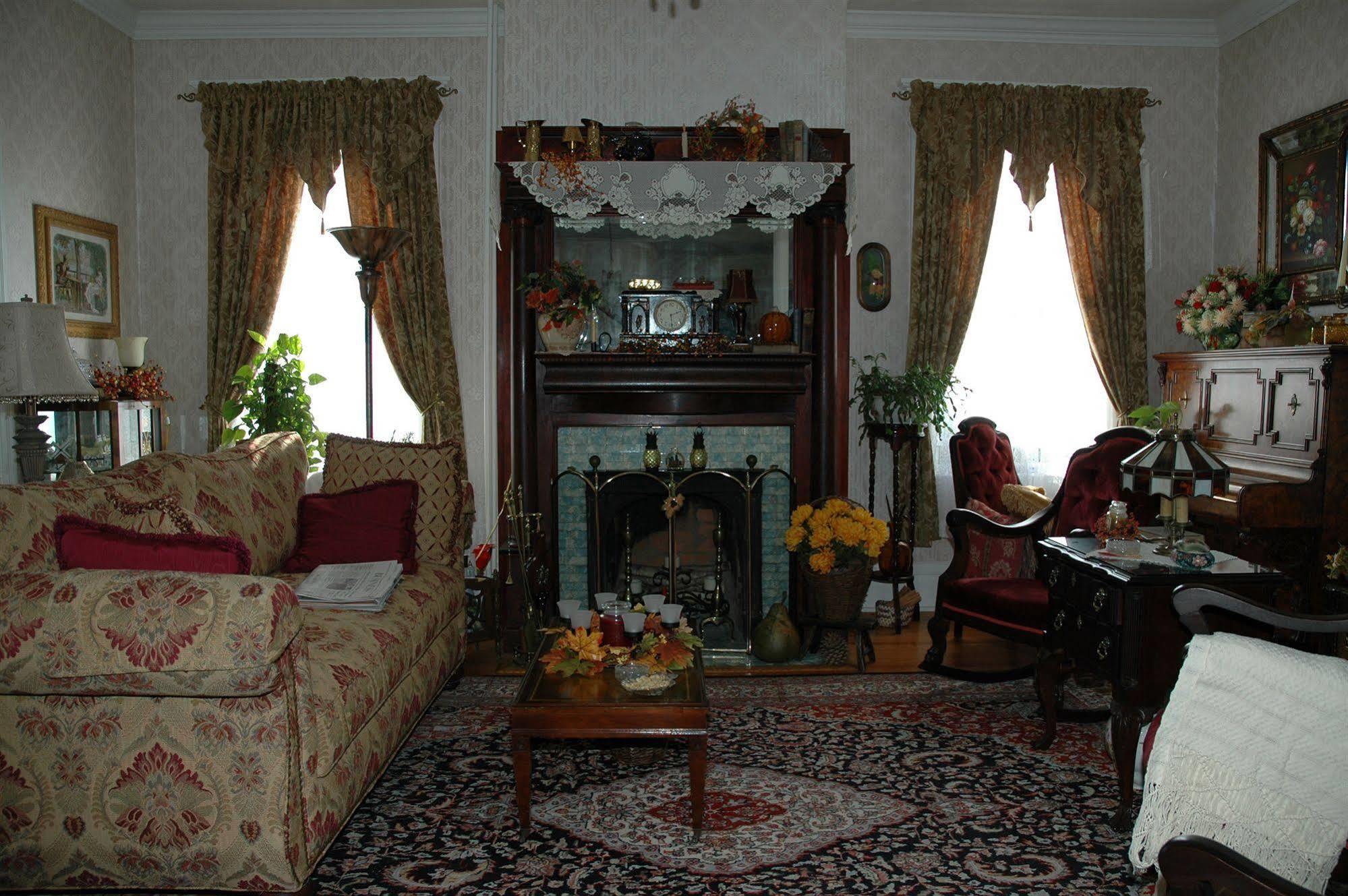 Belle Hearth Bed And Breakfast Waynesboro Exterior photo